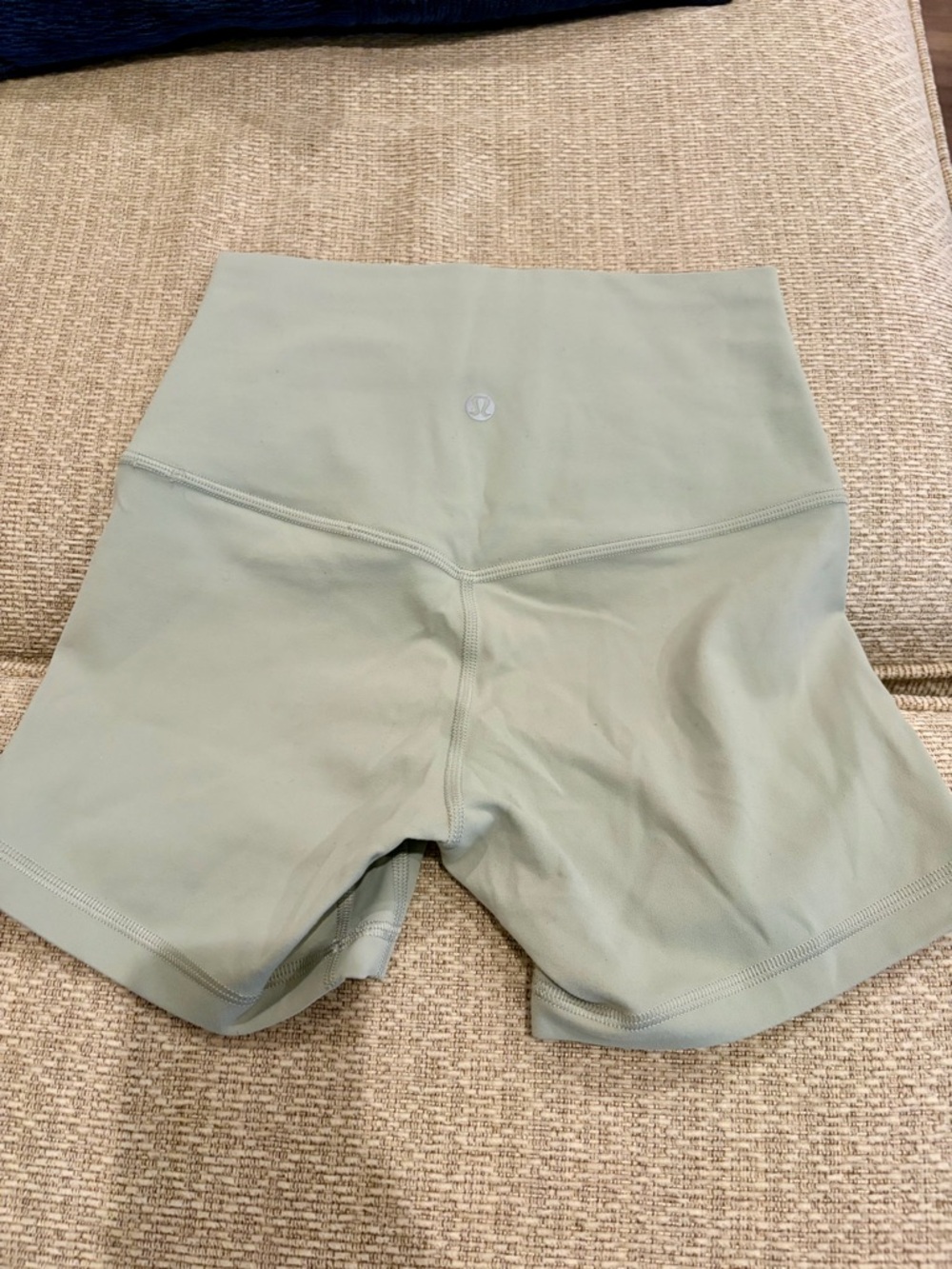 Lululemon wunder under 4” bike short in fog green - Picture 2 of 4